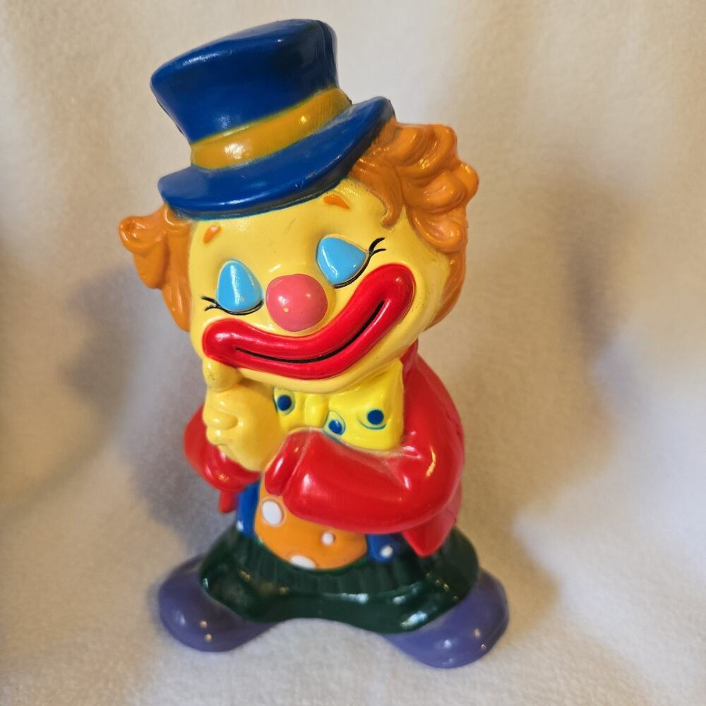 Vintage 1970’s Carnival Clown with Blue Hat I am In Love Plastic Bank 7"